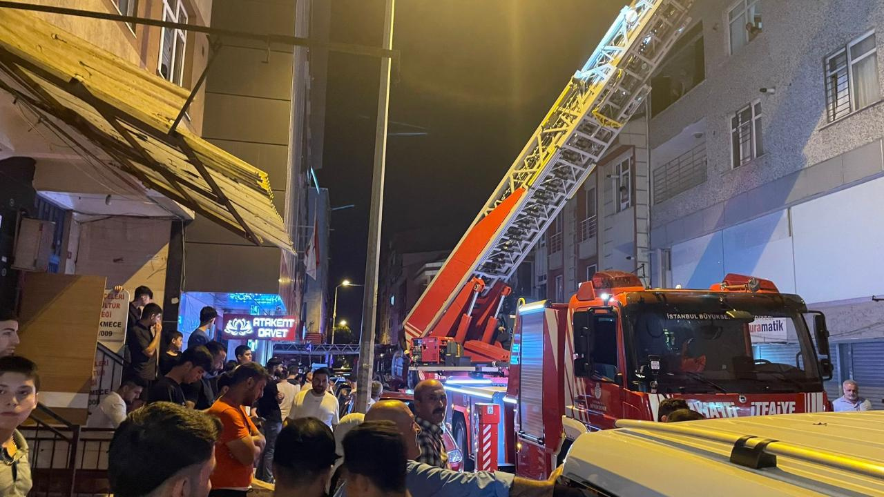 İstanbul Küçükçekmece’de korkutan yangın